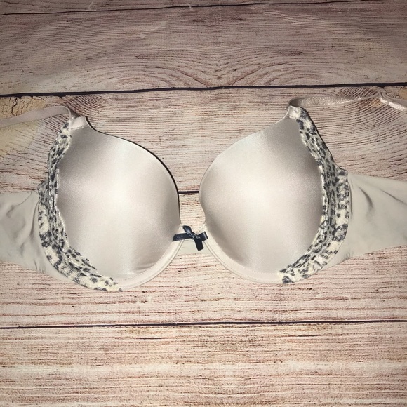 Victoria's Secret Other - Victoria’s Secret 36b snow leopard bra 36 b